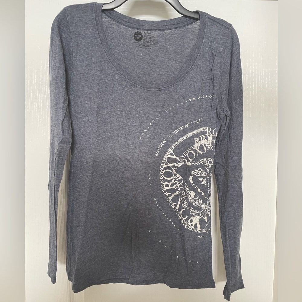 Roxy long sleeve scoop neck knit tee size Medium- heather blue white 🎉Host Pick🎉